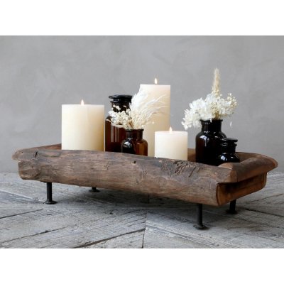 bordsdekoration-grimaud-snidad-träbricka