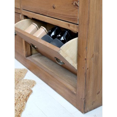 skoskåp-massiv-furu