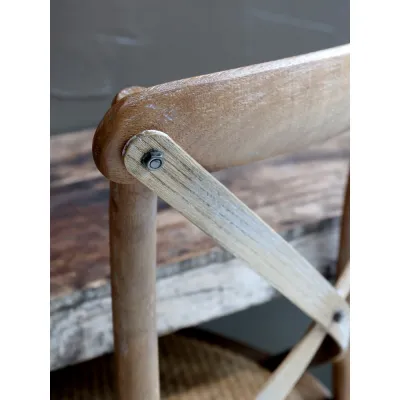 matstol-med-kryssrygg-och-rottingsits