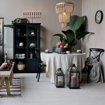 dining-chair-with-crossback-and-rattan-seat