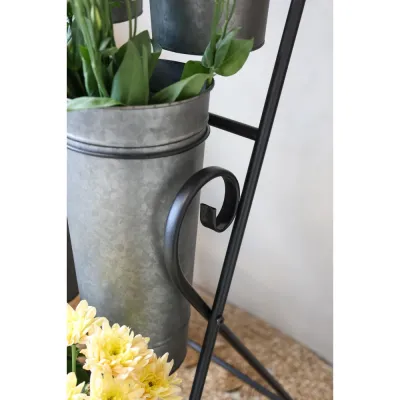 blomhylla-med-nio-zinkhinkar