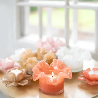 candle-lantern-in-pink-glass-with-flowery-edge
