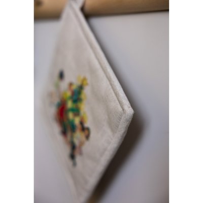 lapp-linbeige-med-motiv-från-barnen-i-bullerbyn