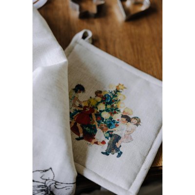 lapp-linbeige-med-motiv-från-barnen-i-bullerbyn