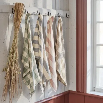 tea-towel-in-striped-white-and-blue