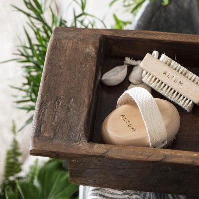 nagelborste-med-upphängning