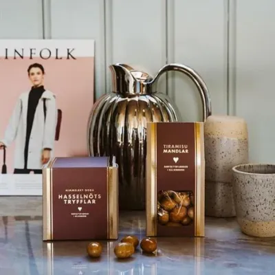 tryfflar-med-hasselnöt-i-presentförpackning