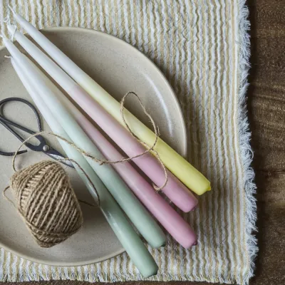 tapered-dinner-candle-in-grönt-2pcs