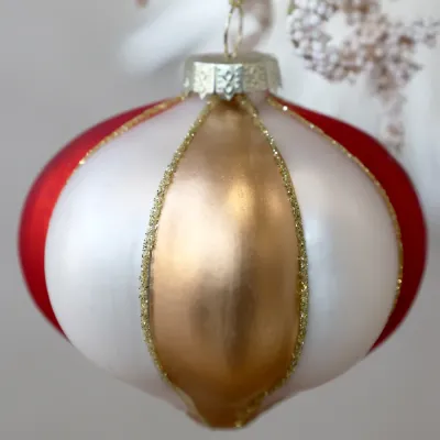 julgranskula-i-vitt-rött-och-guld