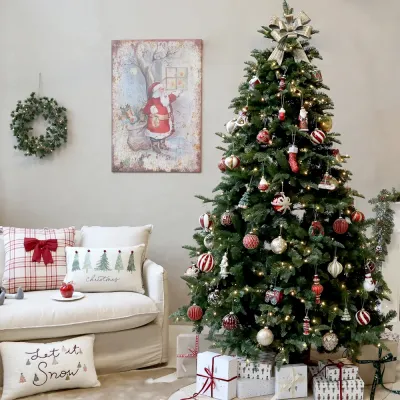 Christmas-bauble-twisted-red-and-white-stripes