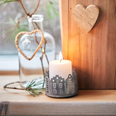 candleholder-in-zinc-with-cut-out-pattern