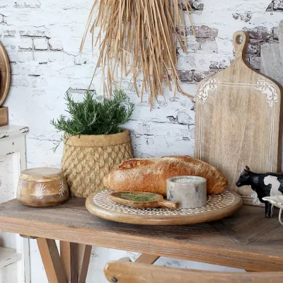 round-tapas-tray-in-mango-with-swivel-foot