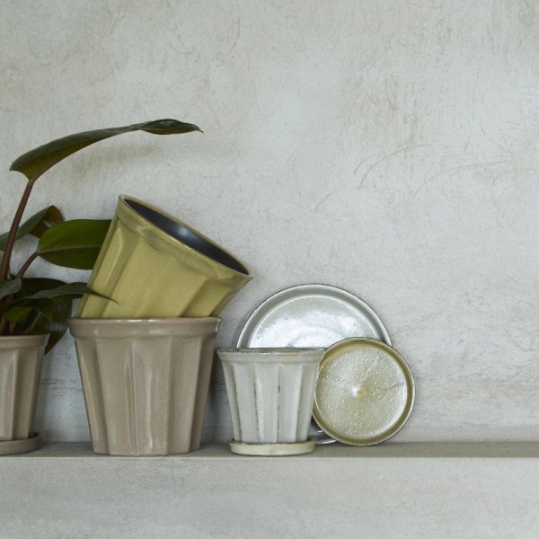 Pot Felina with tray, lightgrey, three sizes - Wikholm Form