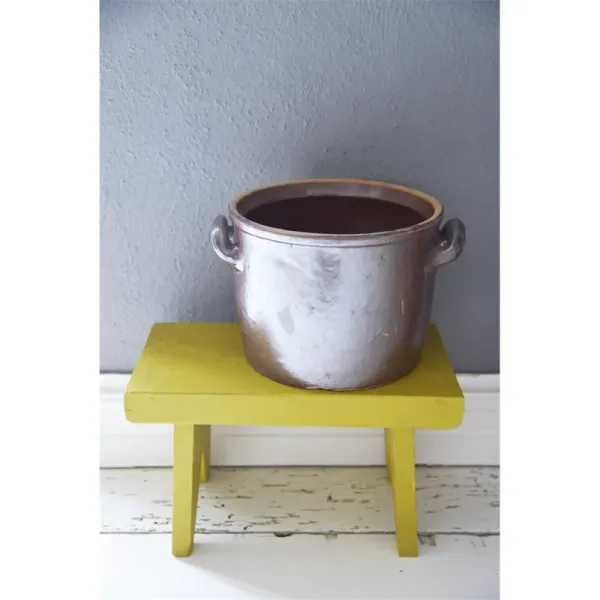 vintage-paint-warm-yellow