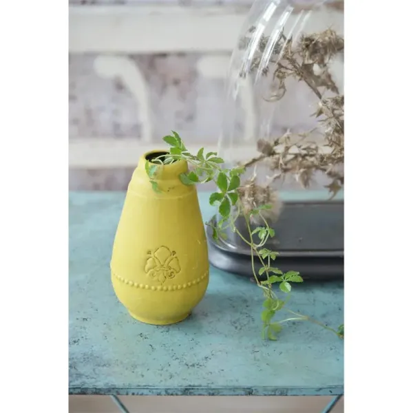 vintage-paint-warm-yellow