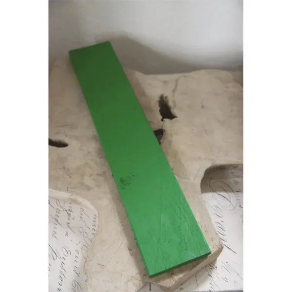 vintage-paint-bright-green