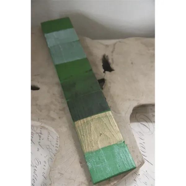vintage-paint-bright-green-with-wax