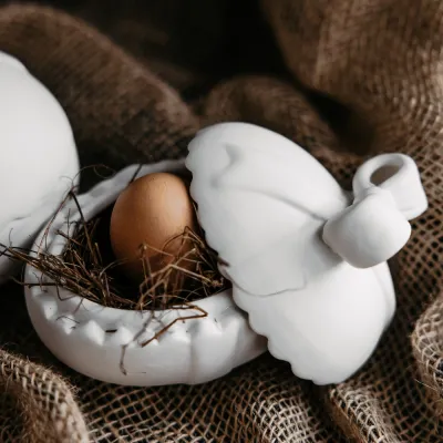 easter-egg-in-white-ceramics