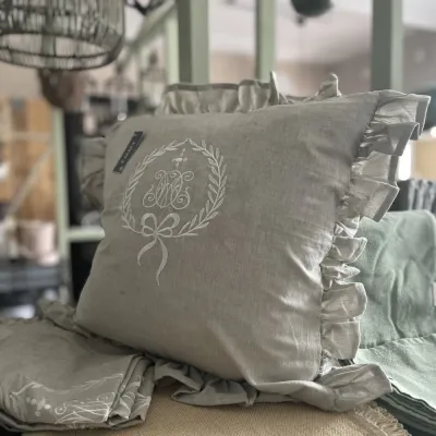 kuddfodral-emmy-monogram-brodyr-linfärgad-från-fondaco