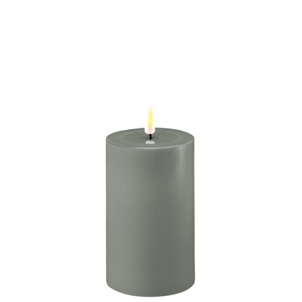 LED Real flame Candle Ø7,5x12,5 cm, Salvie Green - Deluxe Homeart