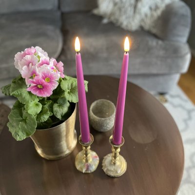 LED-kronljus-lackad-h28cm-magenta