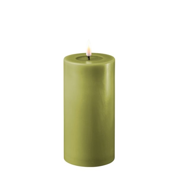 LED Real flame Candle Ø7,5x15 cm, Olive Green - Deluxe Homeart