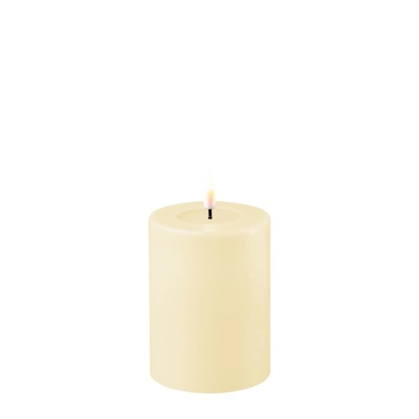LED Real flame Candle Ø7,5x10 cm, Cream - Deluxe Homeart