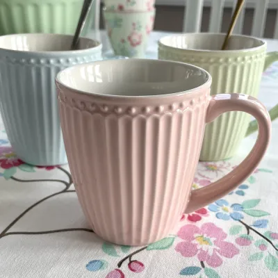 mug-everyday-alice-pale-pink-from-greengate
