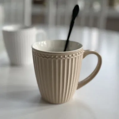 mug-mugg-everyday-alice-creamy-fudge-greengate